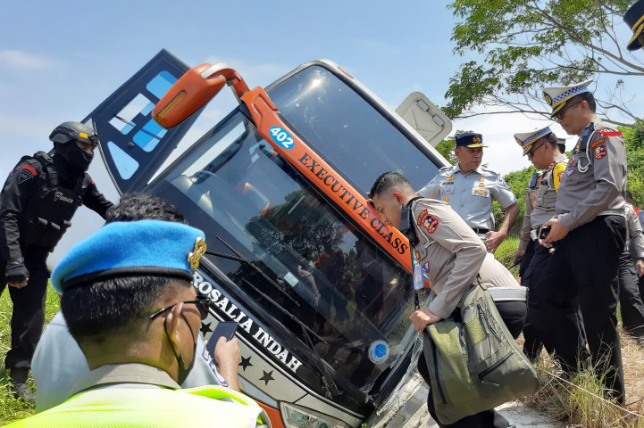 Polda Jateng Kawal Tujuh Jenazah Korban Bus Rosalia Indah Maut ke Rumah&nbsp;Duka