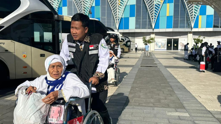 Jemaah Haji Difabel dan Lansia Dapat Layanan Kursi Roda&nbsp;Gratis
