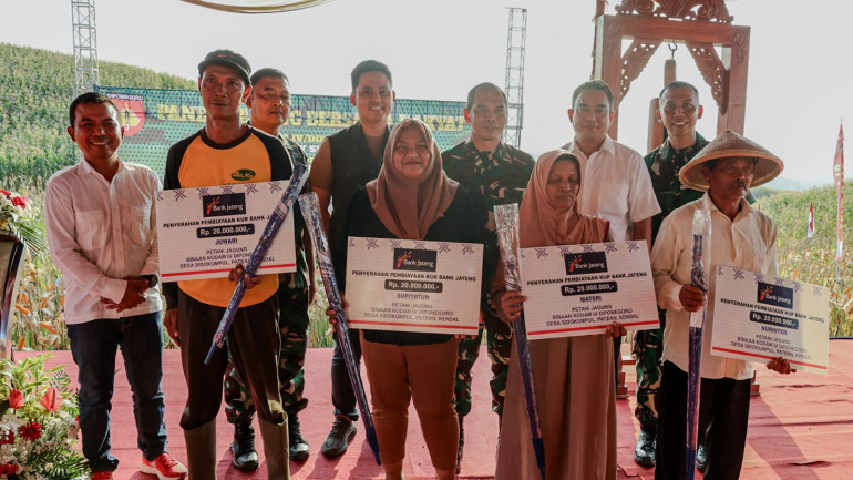 Ikuti Panen Raya di Kendal, Bank Jateng Pastikan Dukung Program Ketahanan Pangan Nasional 
