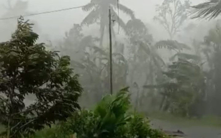 Sebagian Besar Wilayah Indonesia Berpotensi Hujan Disertai Angin dan Petir Hari&nbsp;Ini