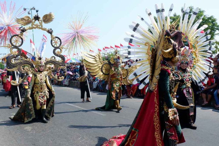Warga Demak Padati Karnaval HUT RI, Tema Parade Nusantara&nbsp;Baru