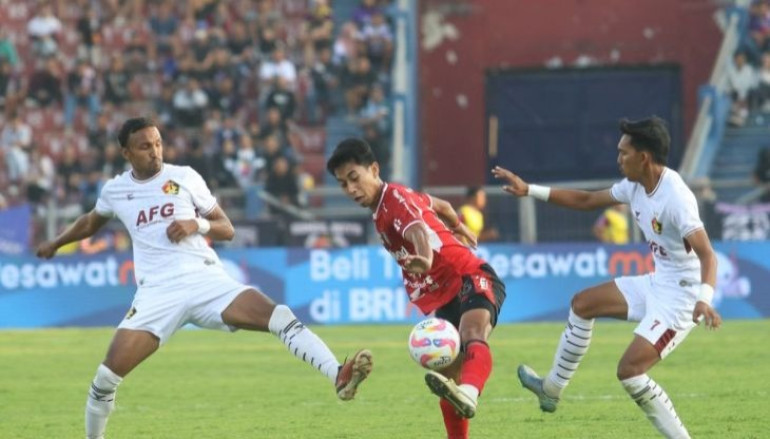 Bertandang ke Kediri, Bali United Lumat Persik&nbsp;3-1