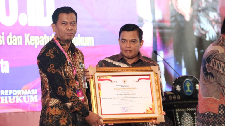 Kemenkumham Jateng Kembali Sabet Penghargaan sebagai Pengelola JDIHN Terbaik&nbsp;I