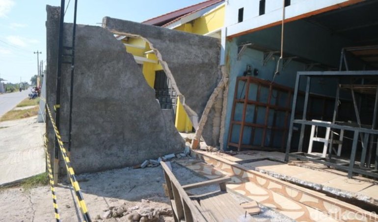 Rumah-rumah di Pati Rusak Akibat Tanah Gerak, Diduga karena Sungai&nbsp;Mengering